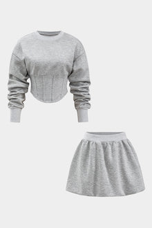Celine | Stylisches Sweat-Zweiteiler-Set mit Cropped-Pullover & Skaterrock – Hellgrau