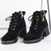 Donjeta – Schnürstiefeletten mit klobigem Absatz – Schwarz