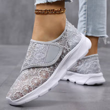 Sabyne – Sneaker Mit Blumenmuster Aus Spitze Und Klettverschluss – Grau