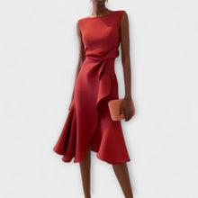Juliette – Asymmetrisches Midikleid mit Drapierung – ROT