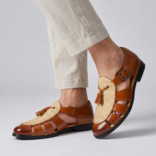 Andarson – Ledersandalen Mit Quasten Und Geschlossener Zehenpartie – Braun