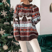 Carolin | Damen-Weihnachtspullover mit Rentiermuster – Braun