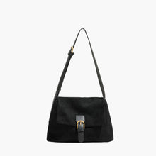 Handtasche | Wildlederoptik | Schnallendetail – Schwarz