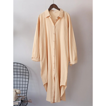 Elena – Blusenkleid mit langen Ärmeln und umgeschlagenem Kragen – Hellbraun