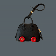 Luxuriöser Mini-Handtaschenanhänger aus veganem Leder – Modisches Accessoire – Schwarz
