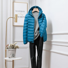 Gudrun | Damen Winterjacke mit Kapuze und Reißverschluss – Blau