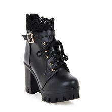 Avalynn | Modische Schnürstiefel mit stabilen Absatz – Schwarz