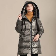 Katty - Glänzende Winterdaunenjacke aus gestepptem Nylon mit Kapuze für Frauen – Silber