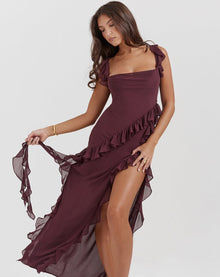 Elegantes One-Shoulder-Abendkleid mit Rüschen und hohem Schlitz – Burgundy