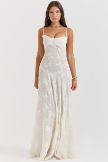 Elegantes Maxikleid mit 3D-Rosen & Rückenausschnitt – Weiß