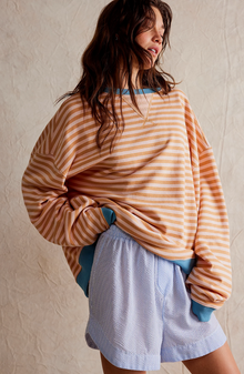 Lässiges gestreiftes Damen-Sweatshirt mit kontrastierenden Akzenten – Orange
