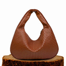 Geflochtene Hobo-Tasche | Weiches Kunstleder | Stilvolle Eleganz – Braun