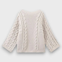 Knita – Grobstrickpullover mit Zopfmuster – Weiß