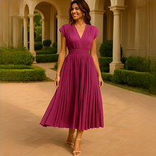 Elvira - Elegantes Midi-Kleid mit V-Ausschnitt und Falten – Lila