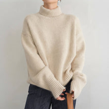 Lea - Modischer Damen-Pullover mit Rollkragen – Beige