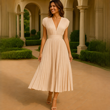 Elvira - Elegantes Midi-Kleid mit V-Ausschnitt und Falten – Beige