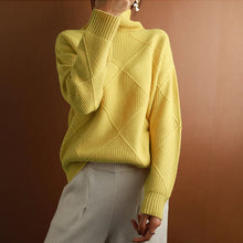 Natalie | Gemütlicher Zopfmuster Rollkragenpullover – Gelb