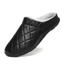 Unisex Slippers – Der perfekte Begleiter für den Winter – Schwarz
