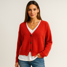 Kurze Damenstrickjacke aus weichem Strick - Noor – Rot