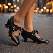 Anasty – Pumps Mit Schnürung Und Mittlerem Absatz – Schwarz