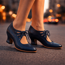 Anasty – Pumps Mit Schnürung Und Mittlerem Absatz – Blau