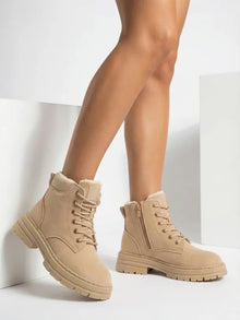 Alosia – Stiefeletten mit Schnürung Und Klobiger Sohle – Khaki