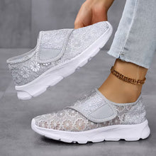 Sabyne – Sneaker Mit Blumenmuster Aus Spitze Und Klettverschluss – Weiß