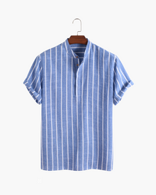 Charles | Gestreiftes Herren-Sommer Leinenhemd mit Stehkragen – Blau