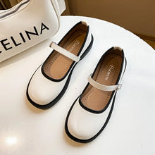 Paxton | Vielseitige Schuhe mit Knöchelriemen und weicher Sohle für Kleider – Weiß