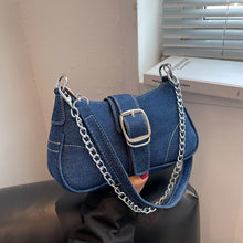 Schultertasche aus Denim | Kette & Schnalle | Lässig & Urban – Blau