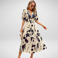 Elegantes Maxikleid | Grafischer Print & Taillierter Schnitt | Luftig & Modern – Beige