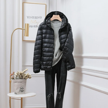 Gudrun | Damen Winterjacke mit Kapuze und Reißverschluss – Schwarz