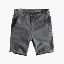 Herren Shorts aus leichter Sommerware mit Taschen und Knopfverschluss – Grau