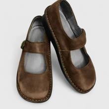 Selina | Damen Riemen Detail Slip-On Schuhe – Braun