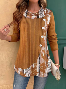 Lucynda – Geripptes Langarm Oberteil mit Print und Knopfdetails – Dunkelbraun