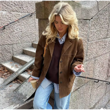 MARLEEN – ZEITLOSE ELEGANZ IM MODERNEN OVERSIZED-LOOK – Braun