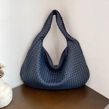 Rosalind - Einzigartige, handgewebte Schultertasche – Marineblau