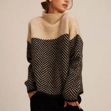 Chevron Luxe | Stylischer Rollkragenpullover Damen – Braun