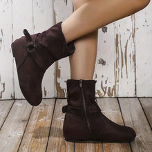 Belynda – Lockere Stiefeletten mit Keilabsatz und Schnallenriemen – Koffee