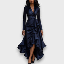 Marcelline – Drapiertes Maxikleid mit Rüschen – Marineblau