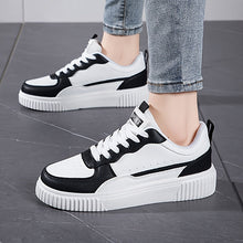 Schicke Kunstleder-Colorblock Skate Sneakers für Damen | Perfekt für Casual Days – Weiß Schwarz
