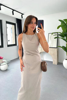 Zeitloses Midikleid | Elegante Schlichtheit & schmeichelnde Silhouette | Sommerliche Leichtigkeit – Beige