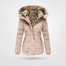 Jasmin | Damen Gepolsterte lange Winterjacke mit Kapuze – Hellrosa