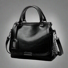 Lunara | Elegante Ledertasche mit Nieten – Schwarz