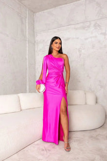 Asymmetrisches Satinkleid – One-Shoulder Abendkleid mit Schlitz & Drapierung – Fuchsia