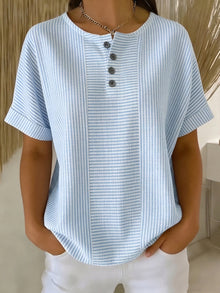 Selvara - gestreifte Bluse mit Knopfdetails – Blau