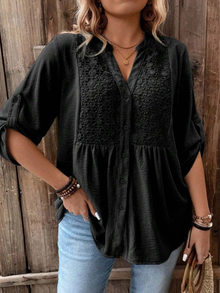 Darshani - Stylische Bluse mit V-Ausschnitt Und Knöpfen – Schwarz