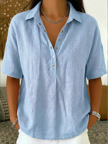 Willow | Bluse mit Kragen und Knopf – Hellblau