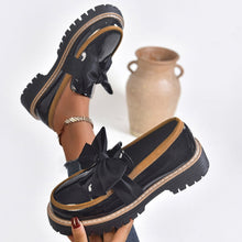 Glänzende grüne Slipper mit chunky gepolsterter Sohle – Schwarz