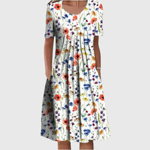 Relina - Figurformendes Rüschenkleid – Rotes Blumenmuster